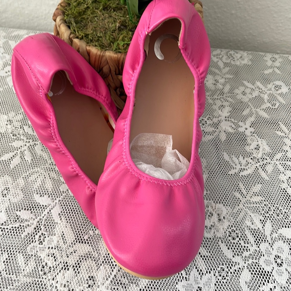 Journee Collection Pink Slip On Round Toe Ballet Flats Size 6.5 NWOB